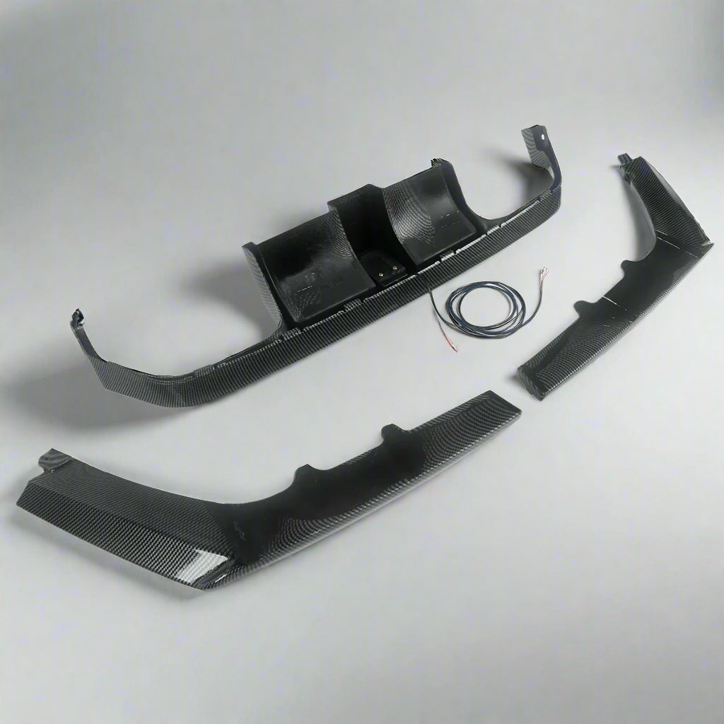 F1 Style Rain Light Diffuser for BMW F80 F82 (M3 & M4) | Carbon Fiber